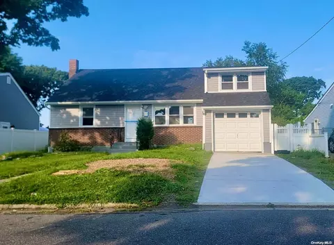 174 Whittier Ave, North Babylon, NY 11703