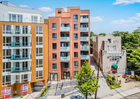 4229 Parsons Blvd #2B, Flushing, NY 11355