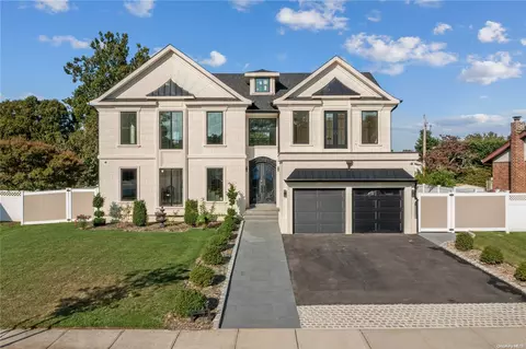 9 Warren Ln, Jericho, NY 11753