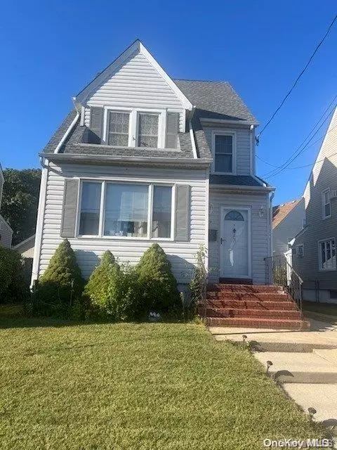 79 Munro Blvd, Valley Stream, NY 11581