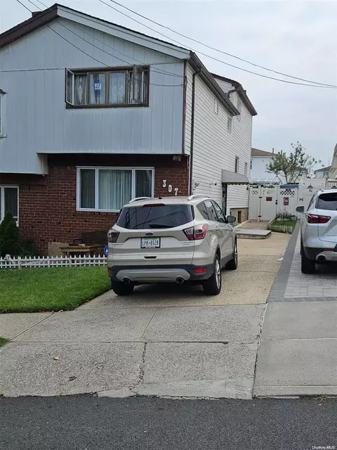 307 Abingdon Ave, Staten Island, NY 10308