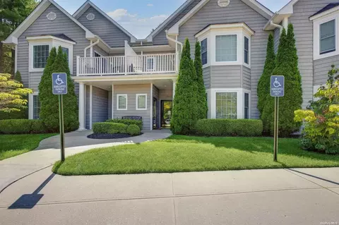 103 Okeefe #103, Oakdale, NY 11769