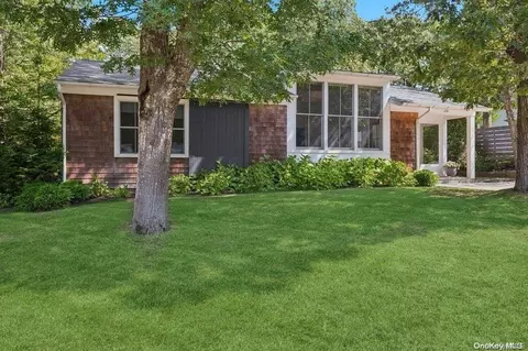 38 Oak Dr, Sag Harbor, NY 11963