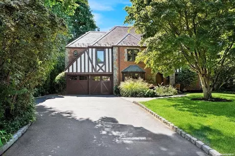 62 Rockcrest Rd, North Hempstead, NY 11030