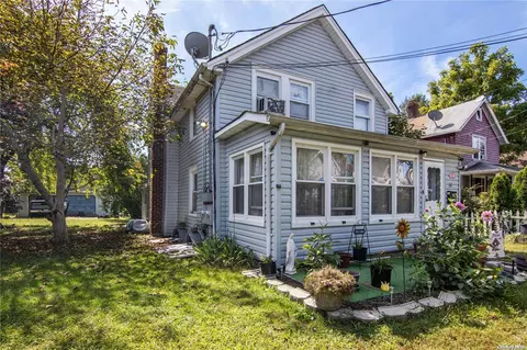 20 Maple Ave, Port Jefferson Station, NY 11776