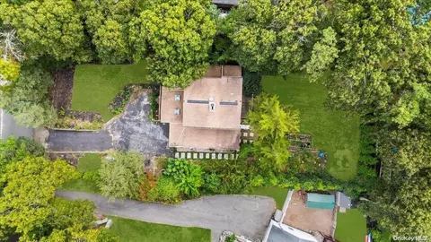 75 Hill St, Wading River, NY 11792