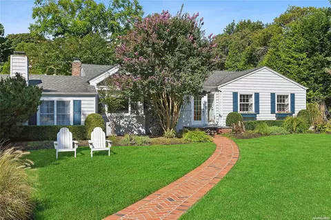 147 Oneck Ln, Westhampton Beach, NY 11978