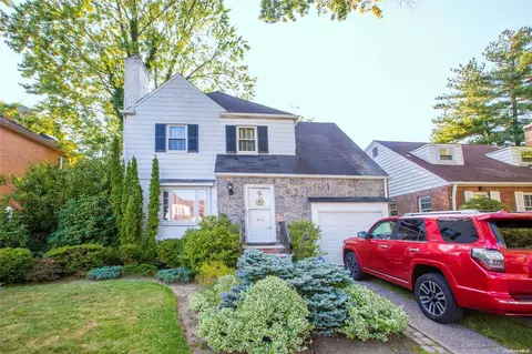 32-36 213th St, New York, NY 11361