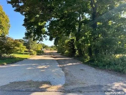 22 Tuthills Ln, Riverhead, NY 11947