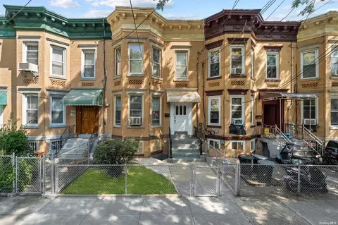 97-19 76th St, New York, NY 11416