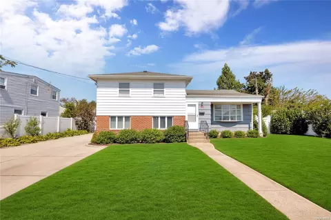 244 Weidner Ave, Oceanside, NY 11572