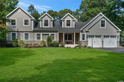 115 Brook Ln, Smithtown, NY 11787