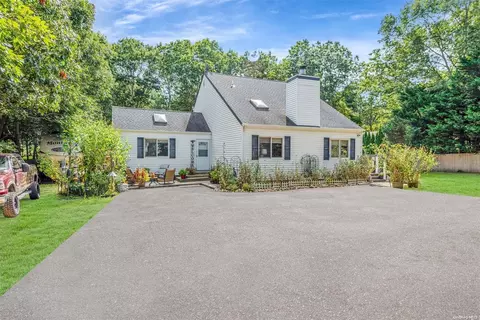 6 Spruce St, East Hampton, NY 11937