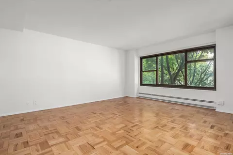 21-66 33rd Rd #3B, New York, NY 11106