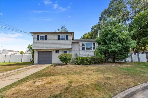 373 W 21st St, Deer Park, NY 11729