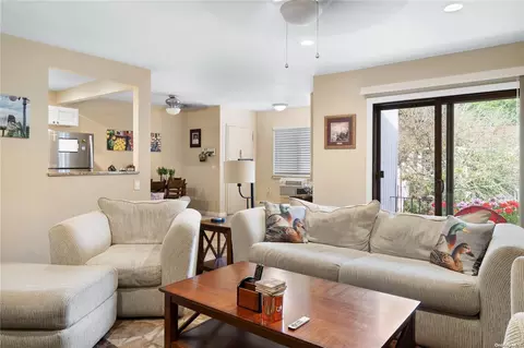 101 Richmond Blvd #3A, Ronkonkoma, NY 11779