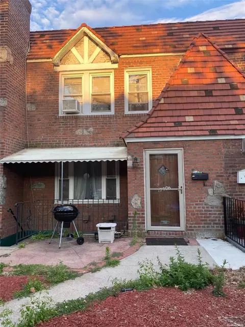 179-06 Selover Rd, New York, NY 11434