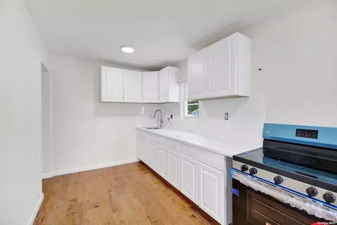 782 Dale, Uniondale, NY 11553