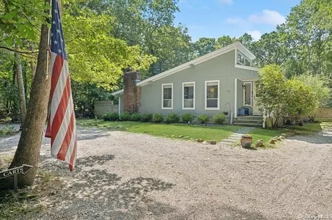 15 Harrison Ave, East Hampton, NY 11937