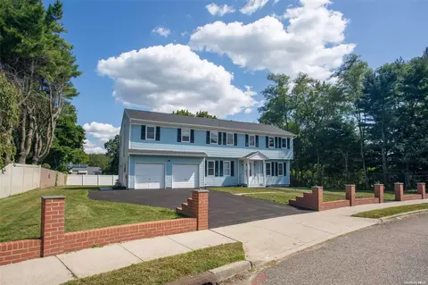 2 Nagle Ln, Central Islip, NY 11722