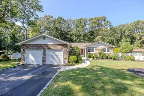 99 Josephine Dr, Wading River, NY 11792