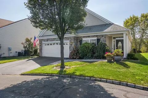 13 Hopkins Ct #13, Mount Sinai, NY 11766