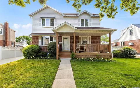 2175 Mcclellan St, East Meadow, NY 11554