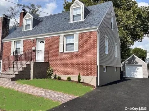 31 Tilrose Ave, Lynbrook, NY 11563