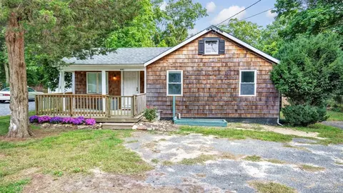 440 Flanders Rd, Riverhead, NY 11901
