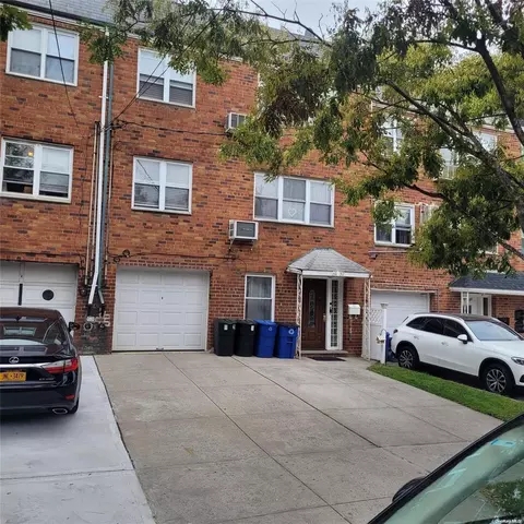 61-32 219th St, New York, NY 11364