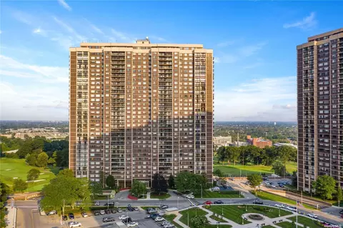 27110 Grand Central Pkwy #23Y, New York, NY 11005