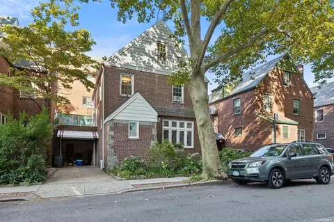 36-36 167th St, New York, NY 11358