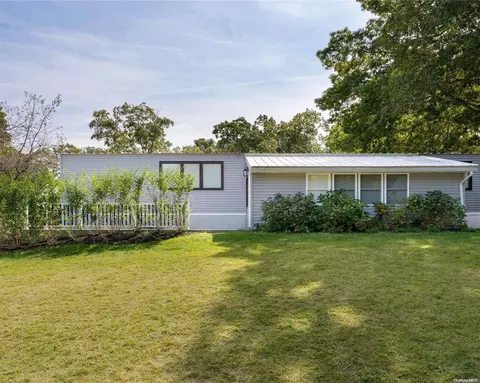 433 Mill Rd #94, Calverton, NY 11933