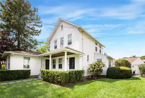 165 S Country Rd, Bellport, NY 11713
