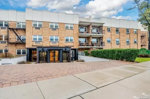 10 Lenox Rd #3-J, Rockville Centre, NY 11570