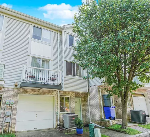 34 Sable Loop, Staten Island, NY 10306