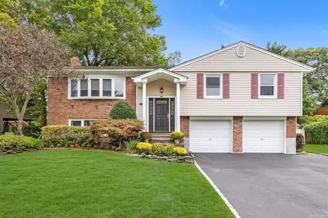 104 Michelle Dr, Jericho, NY 11753