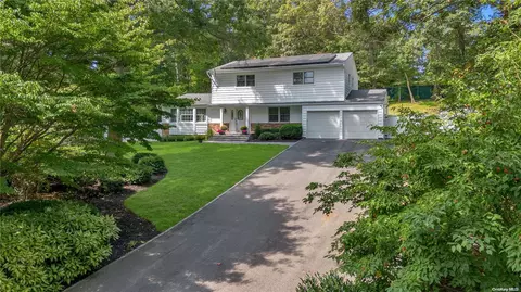 15 Josephine Ln, Northport, NY 11768
