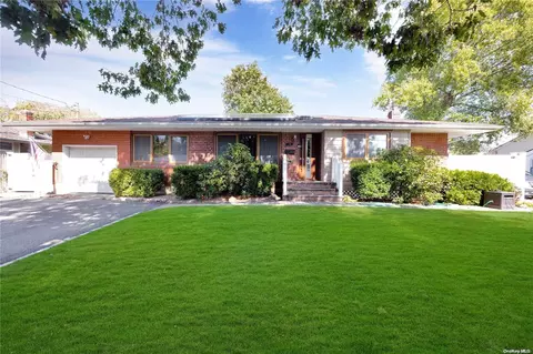 24 Grace Park Dr, Commack, NY 11725