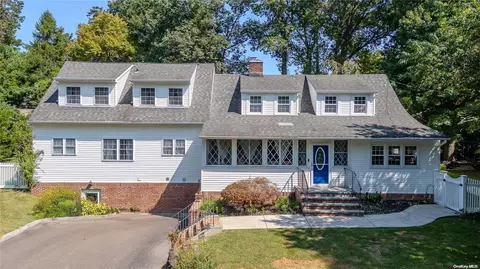 103 Hallock Landing Rd, Rocky Point, NY 11778