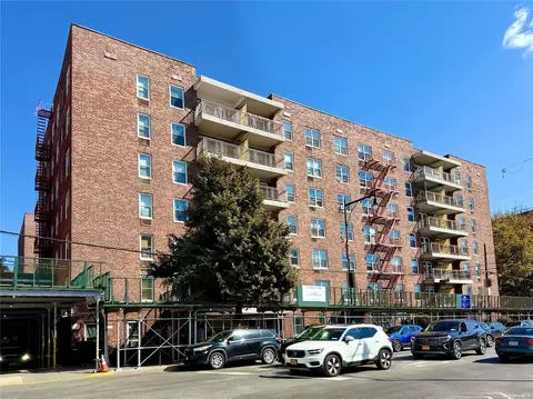 142-05 Roosevelt Ave #220, New York, NY 11354