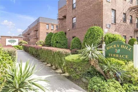 215-27 48th Ave #2D, Bayside, NY 11364