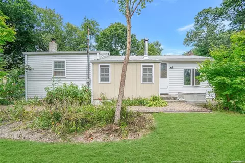 11 Haug Dr, Lake Ronkonkoma, NY 11779