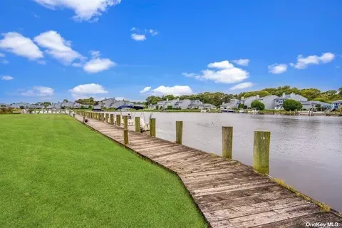 176 Fairharbor Dr #176, Patchogue, NY 11772