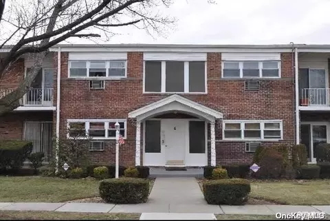 10 Ivy St #5B, Farmingdale, NY 11735