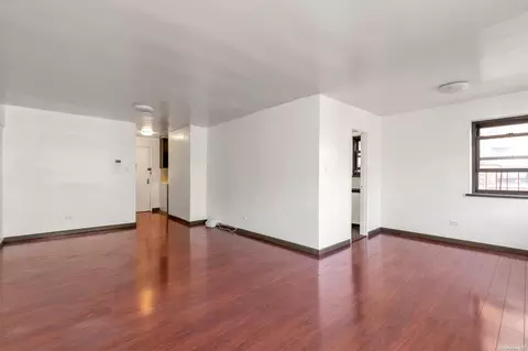 94-30 59th St #5A, Elmhurst, NY 11373