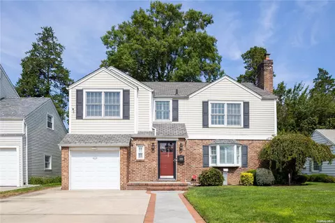 59 Harvard St, Garden City, NY 11530