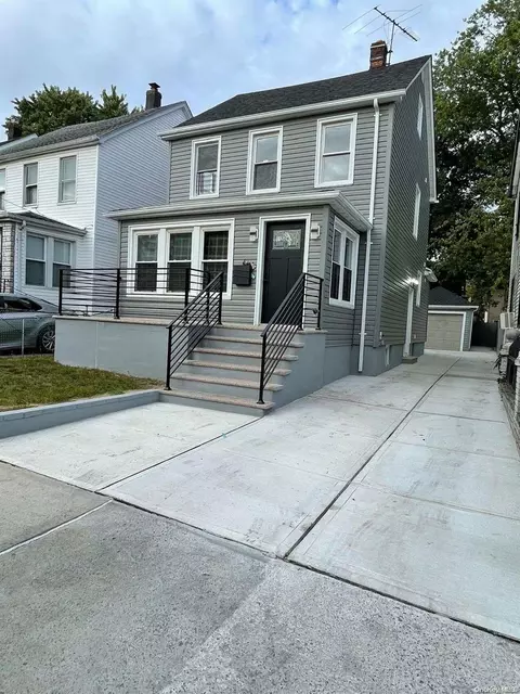 112-34 204 St, New York, NY 11412