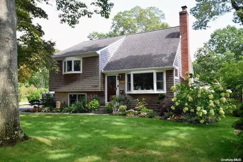 103 N Howells Point Rd, Bellport, NY 11713