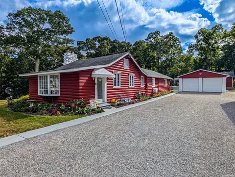 290 Iroquois St, Ronkonkoma, NY 11779